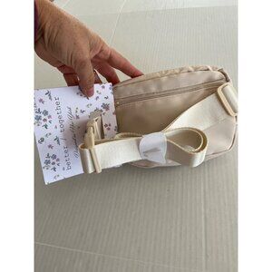 Sz Small Beige Adjustable Belt Crossbody Travel Bag Zipper Pockets